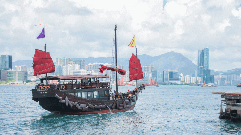 hong-kong-yacht-show-city-boat