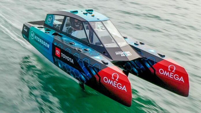 Hydrogen powered foiling chase boat
