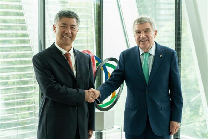World Sailing President Quanhai Li meets IOC President Thomas Bach © IOC / Greg Martin