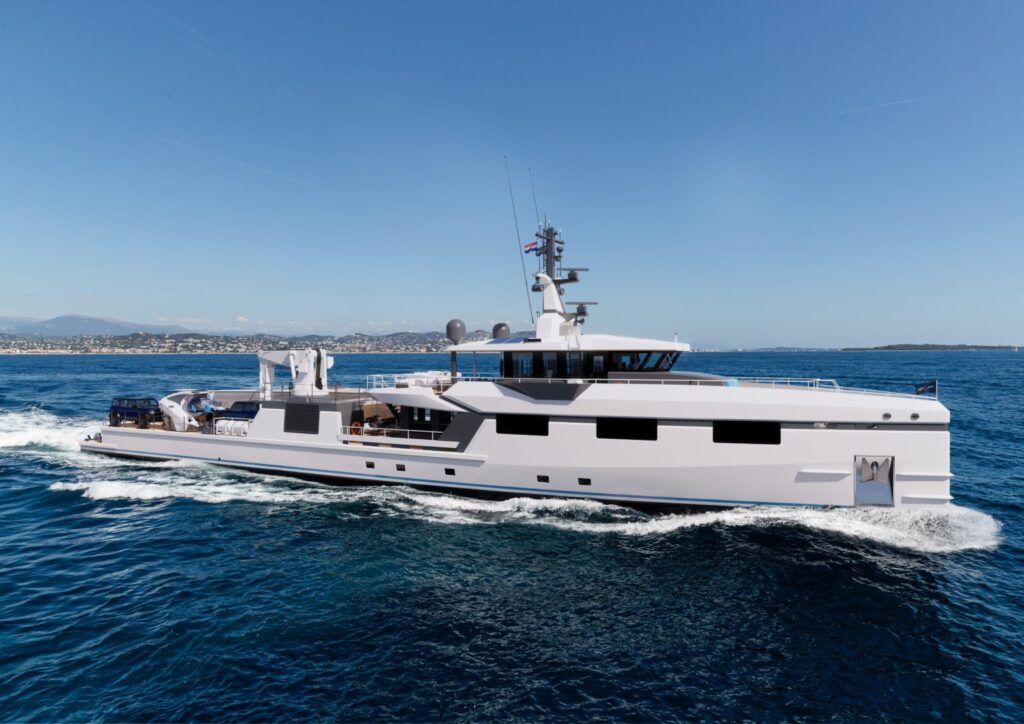 shadow motor yacht