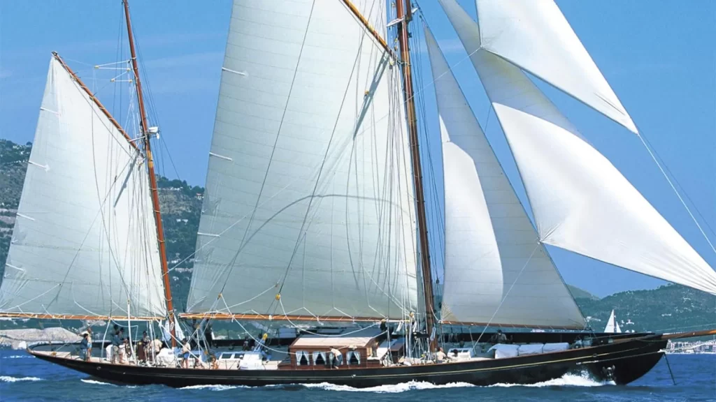 sunshine classic sailing yacht