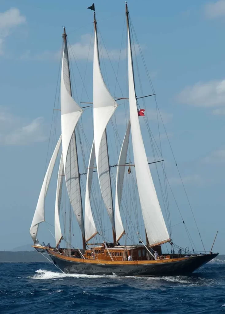 tuiga classic yacht