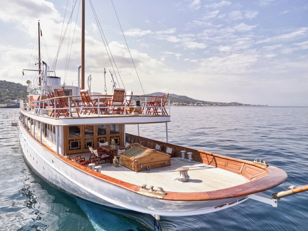 the top 10 largest classic yachts in the world